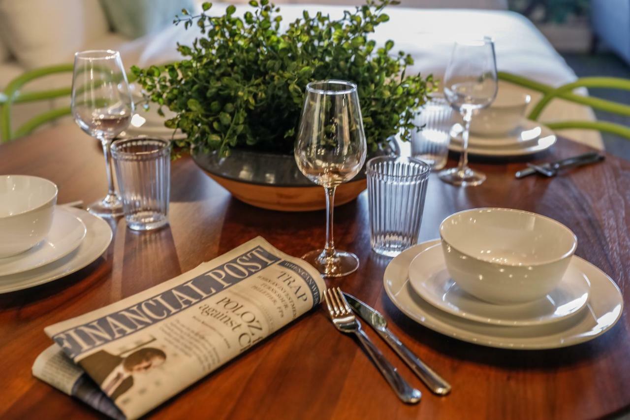 The Westlake Toronto Ngoại thất bức ảnh